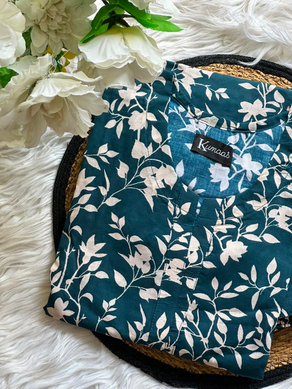Teal vine lawn