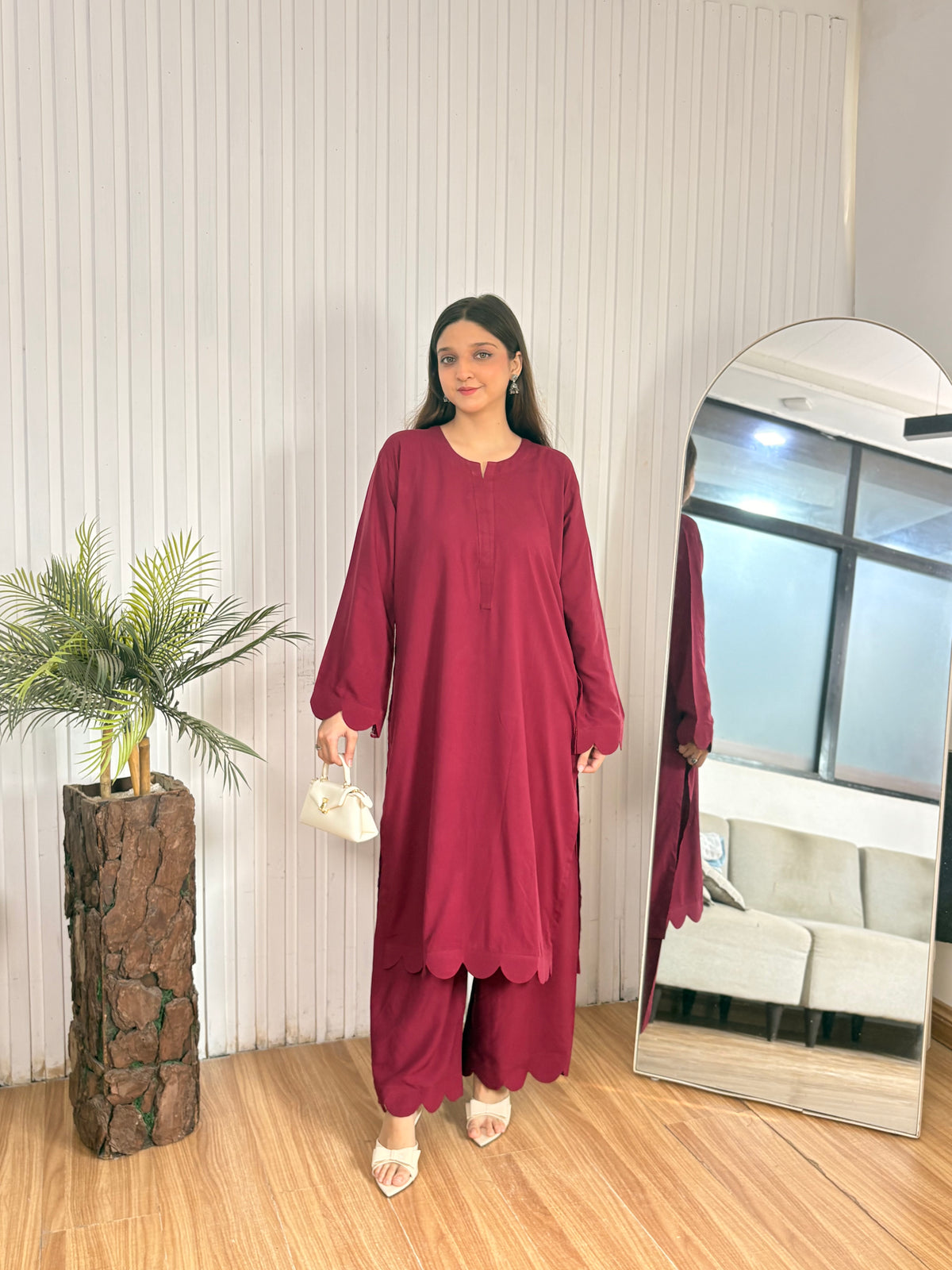 Berry scallop linen
