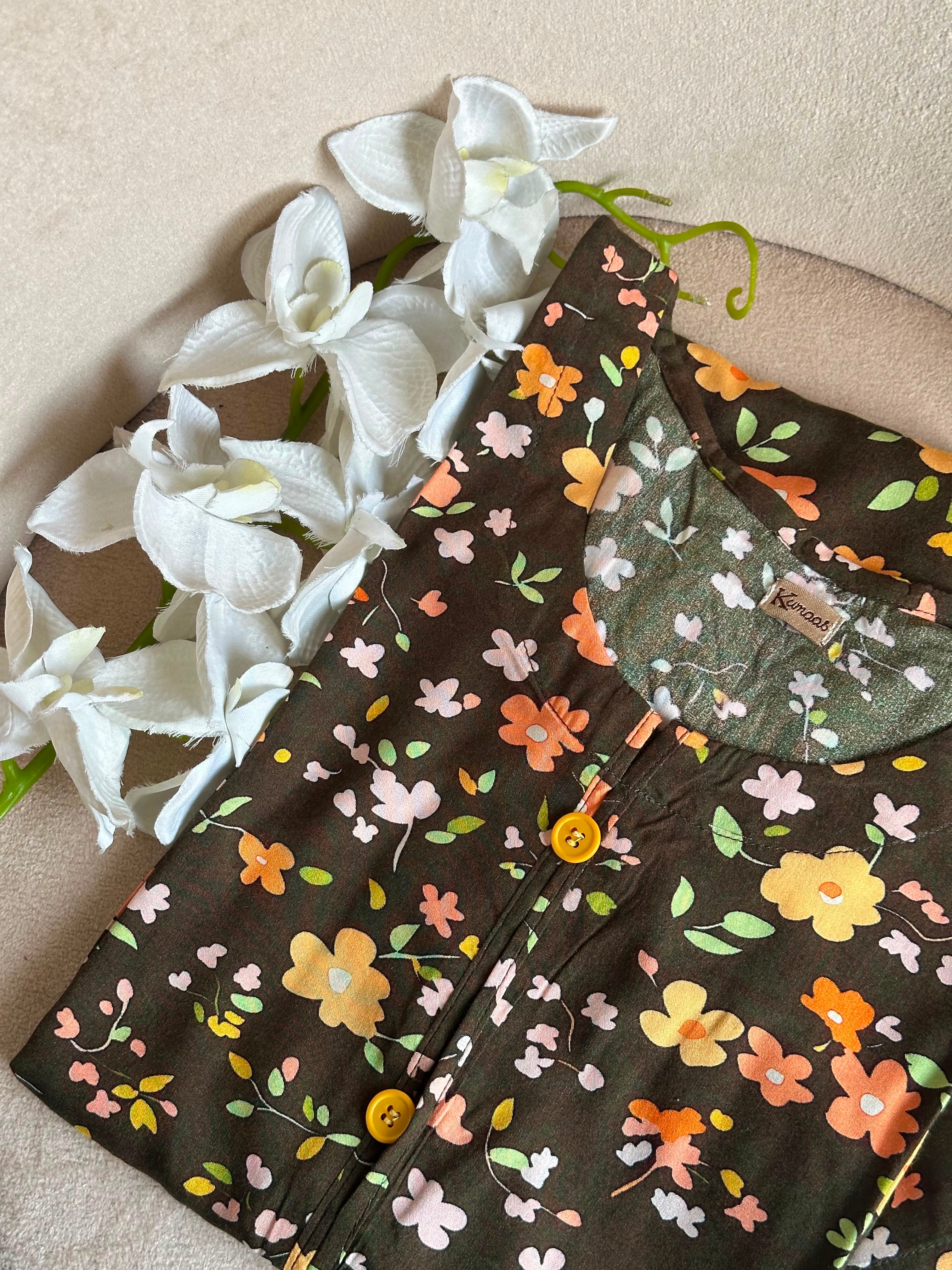 Retro blossom linen
