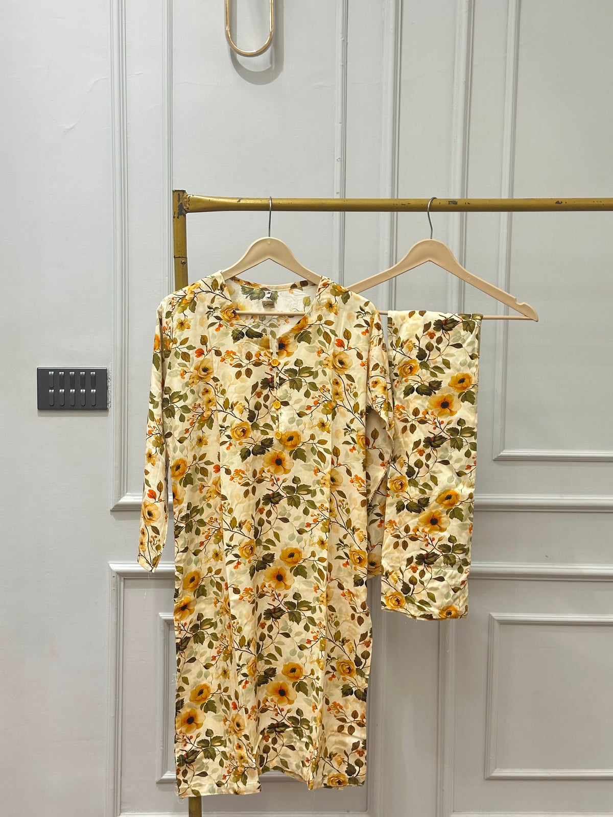 Autumn garden linen