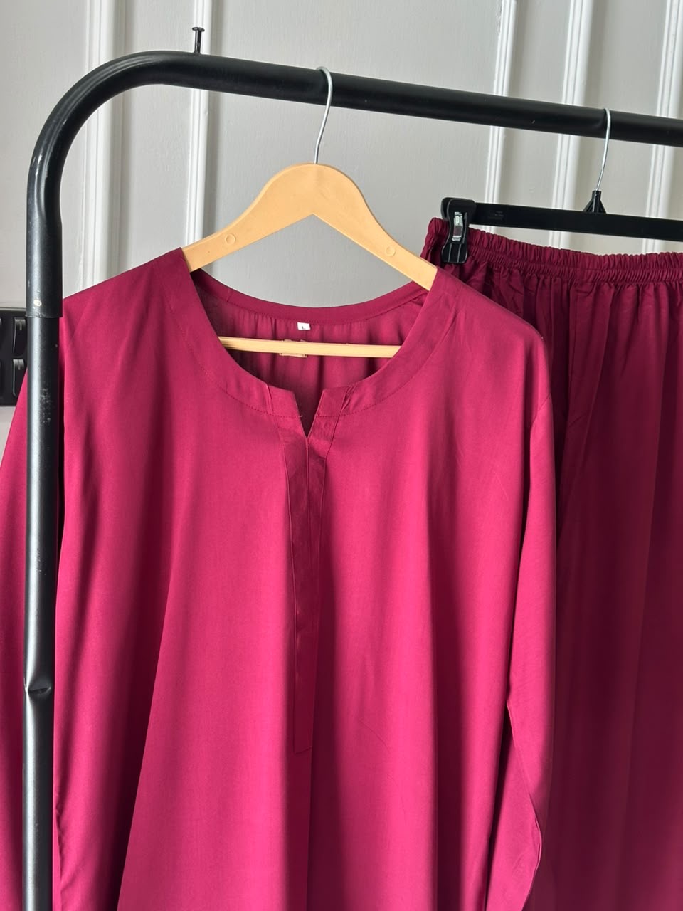 Berry scallop linen