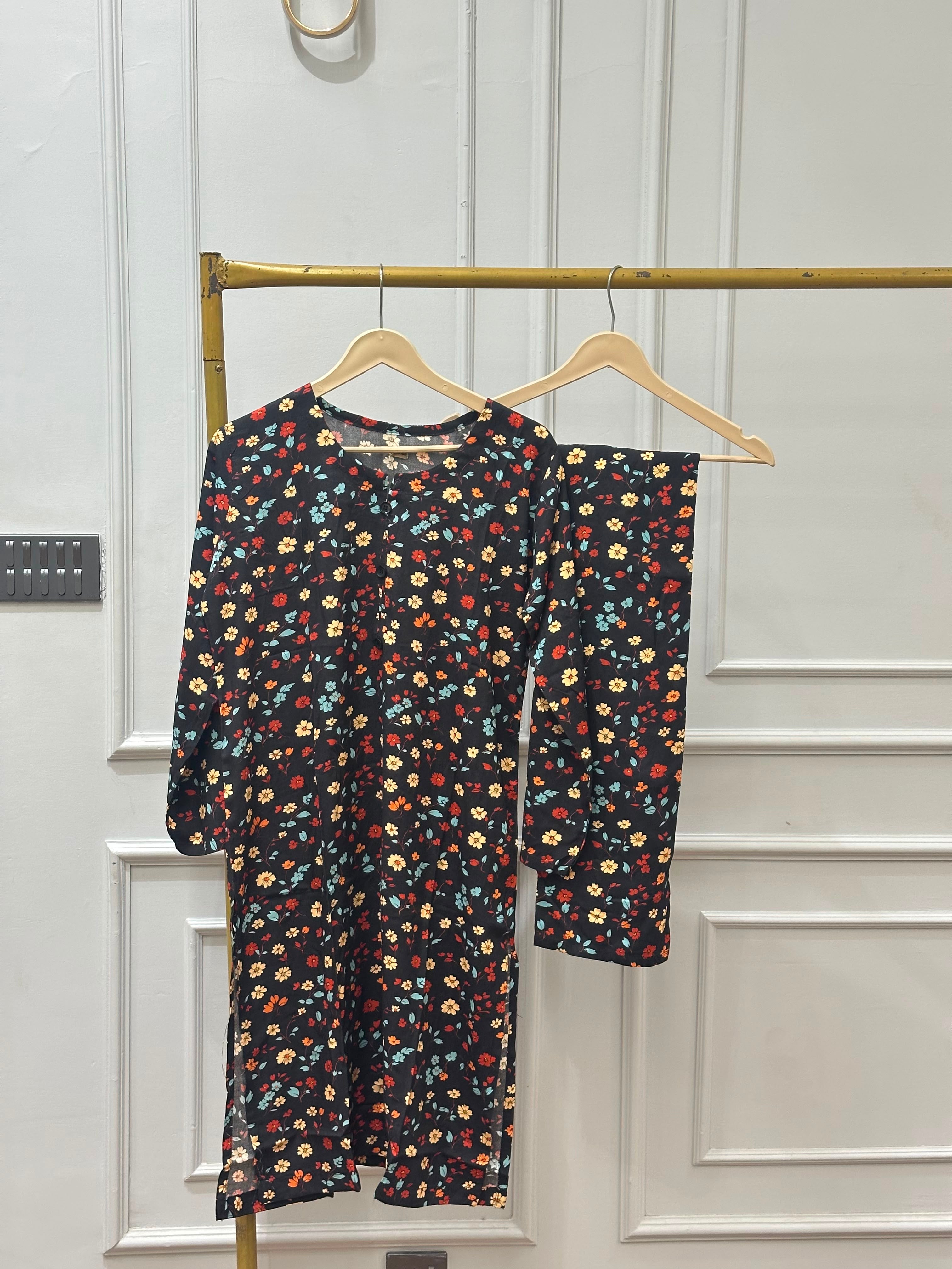 Black flower linen