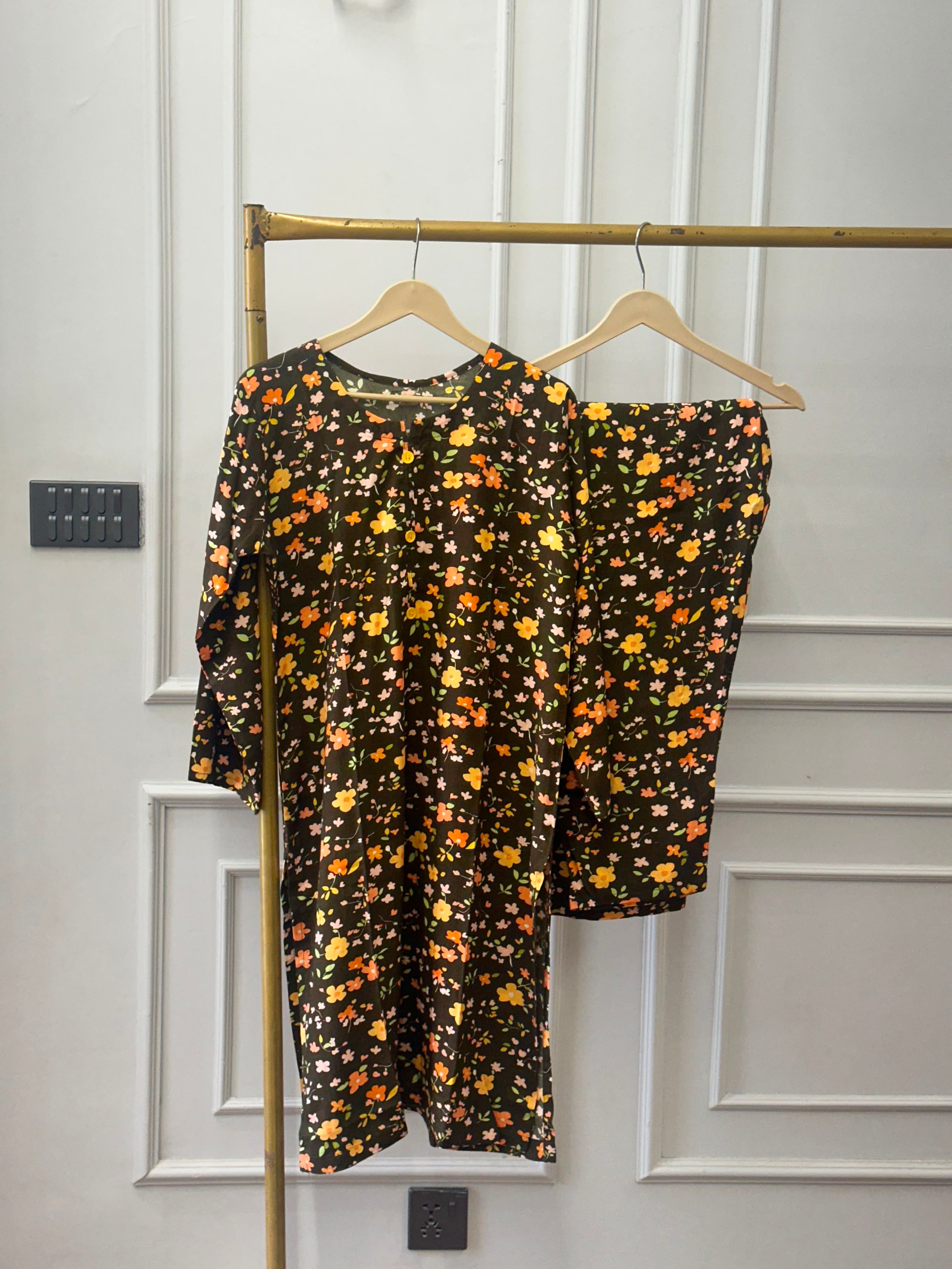 Retro blossom linen