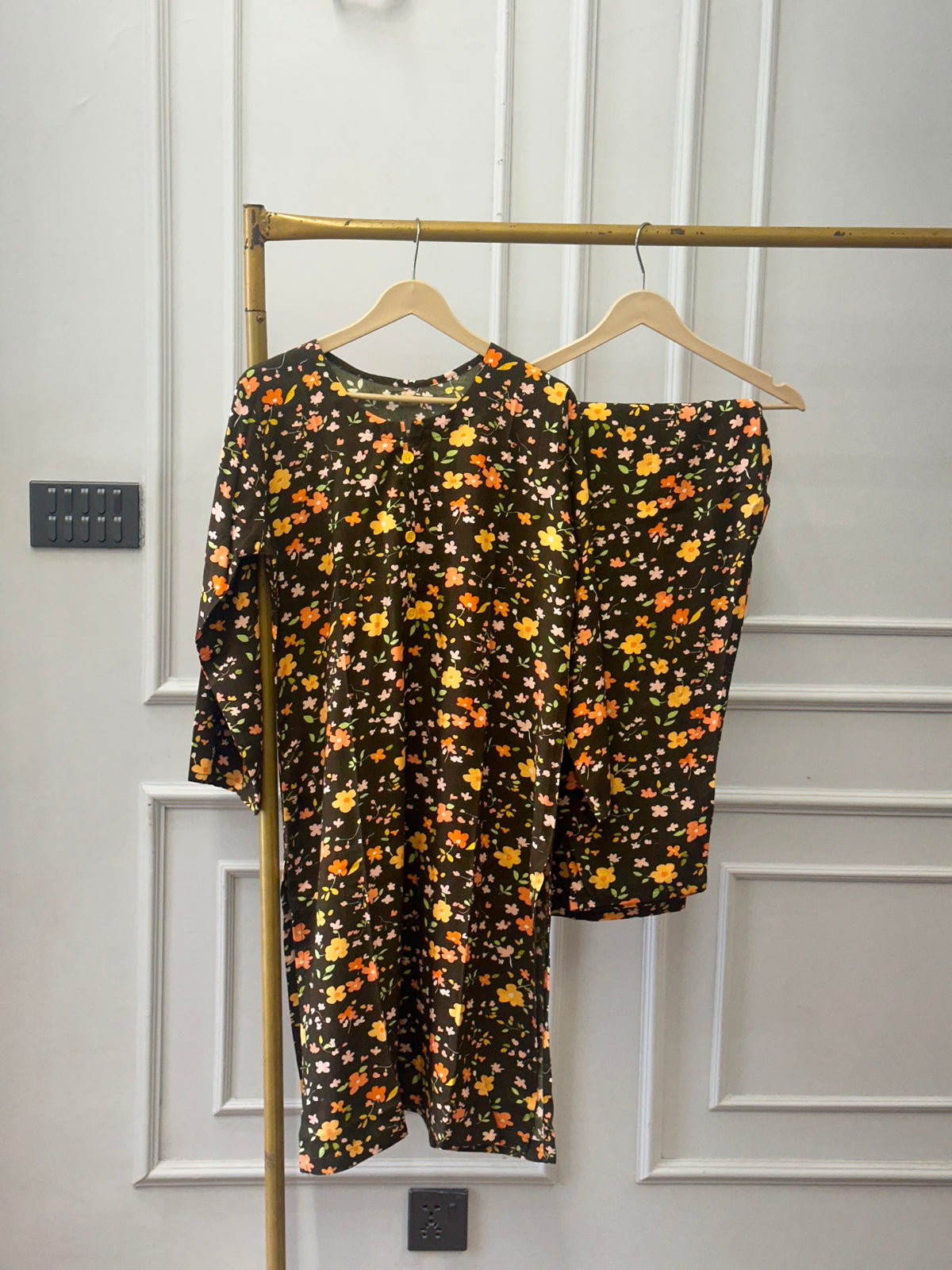 Retro blossom linen