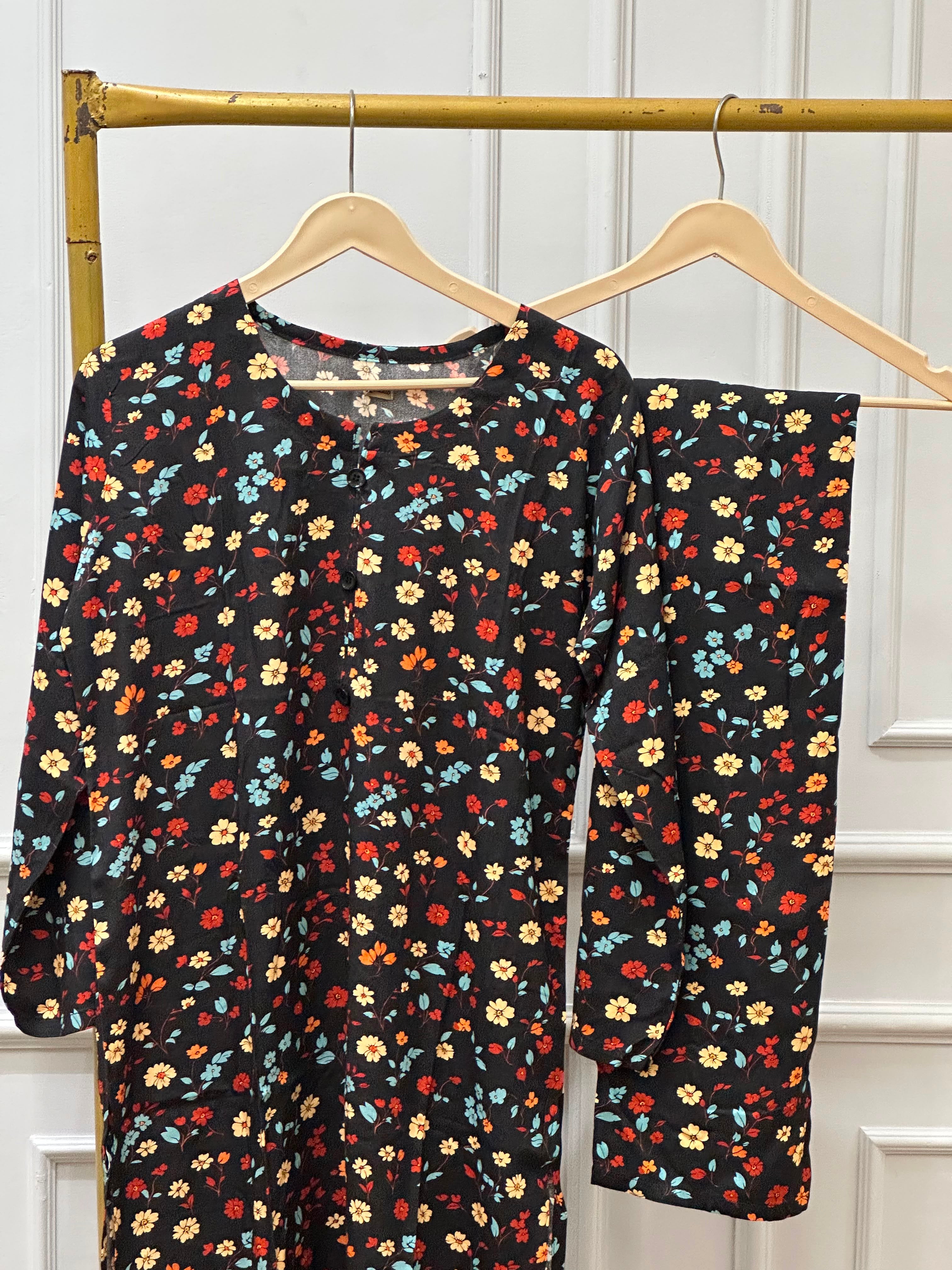 Black flower linen