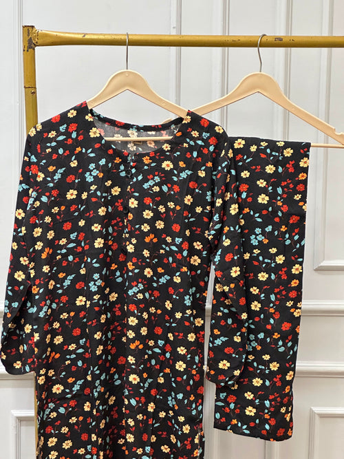 Black flower linen
