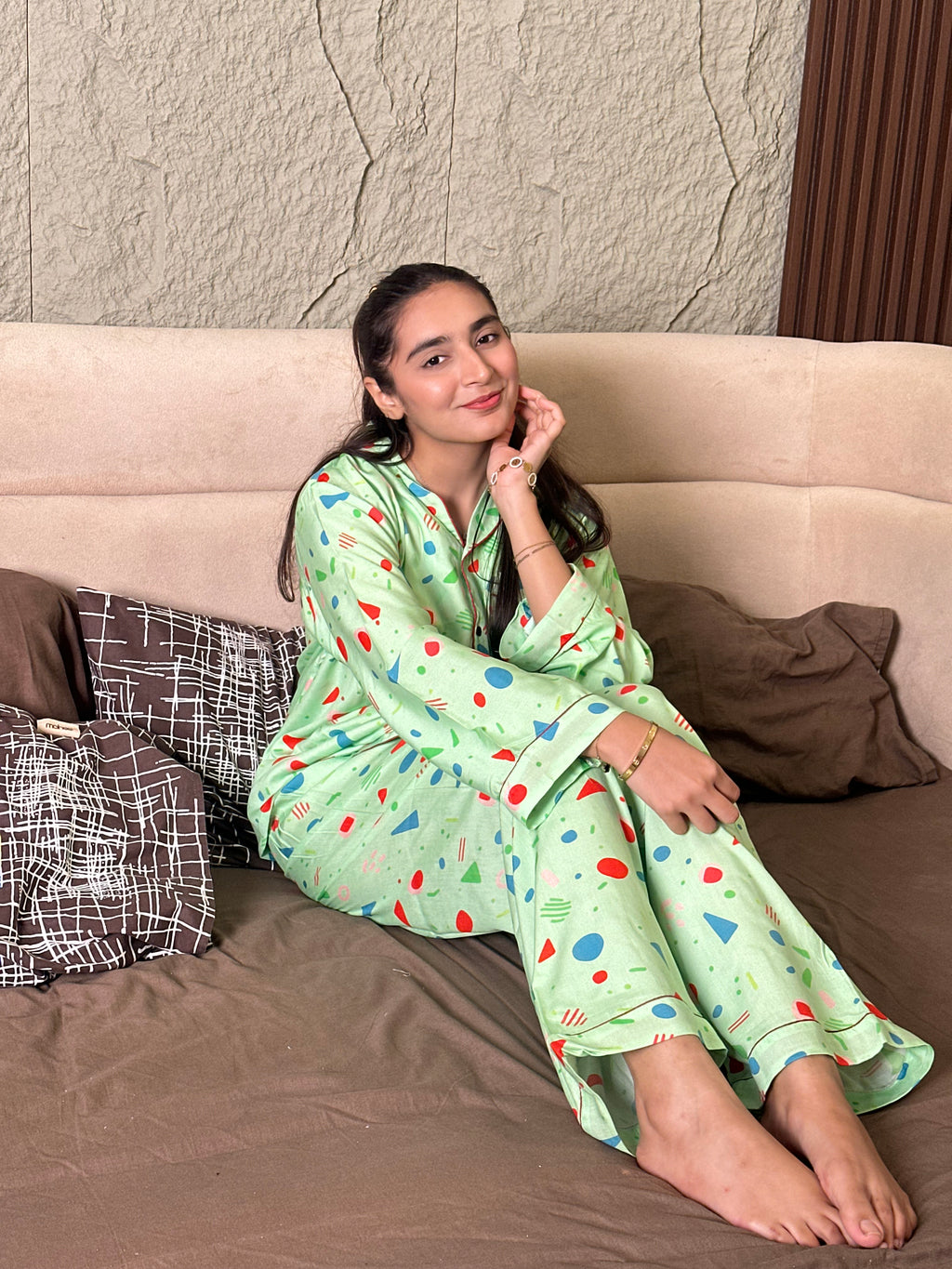 Geometrical neon PJS