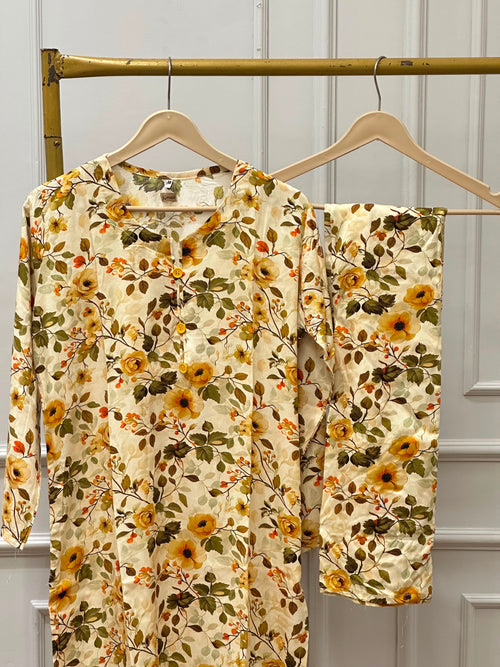 Autumn garden linen