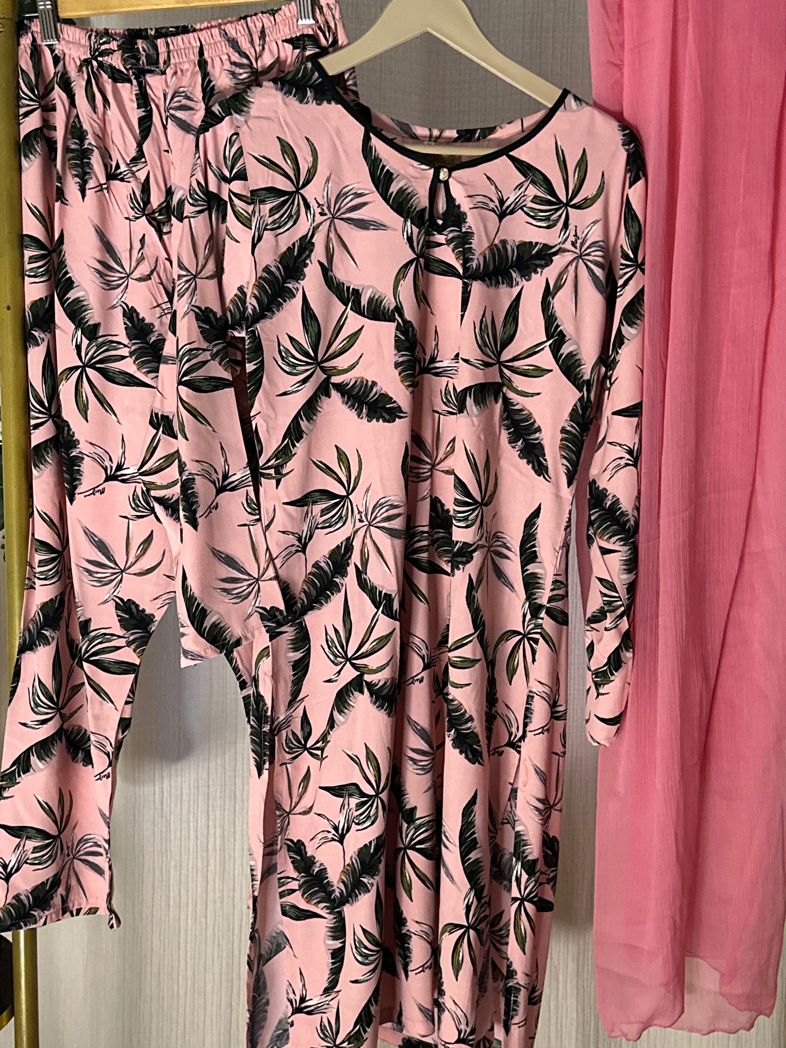 Pink feather linen