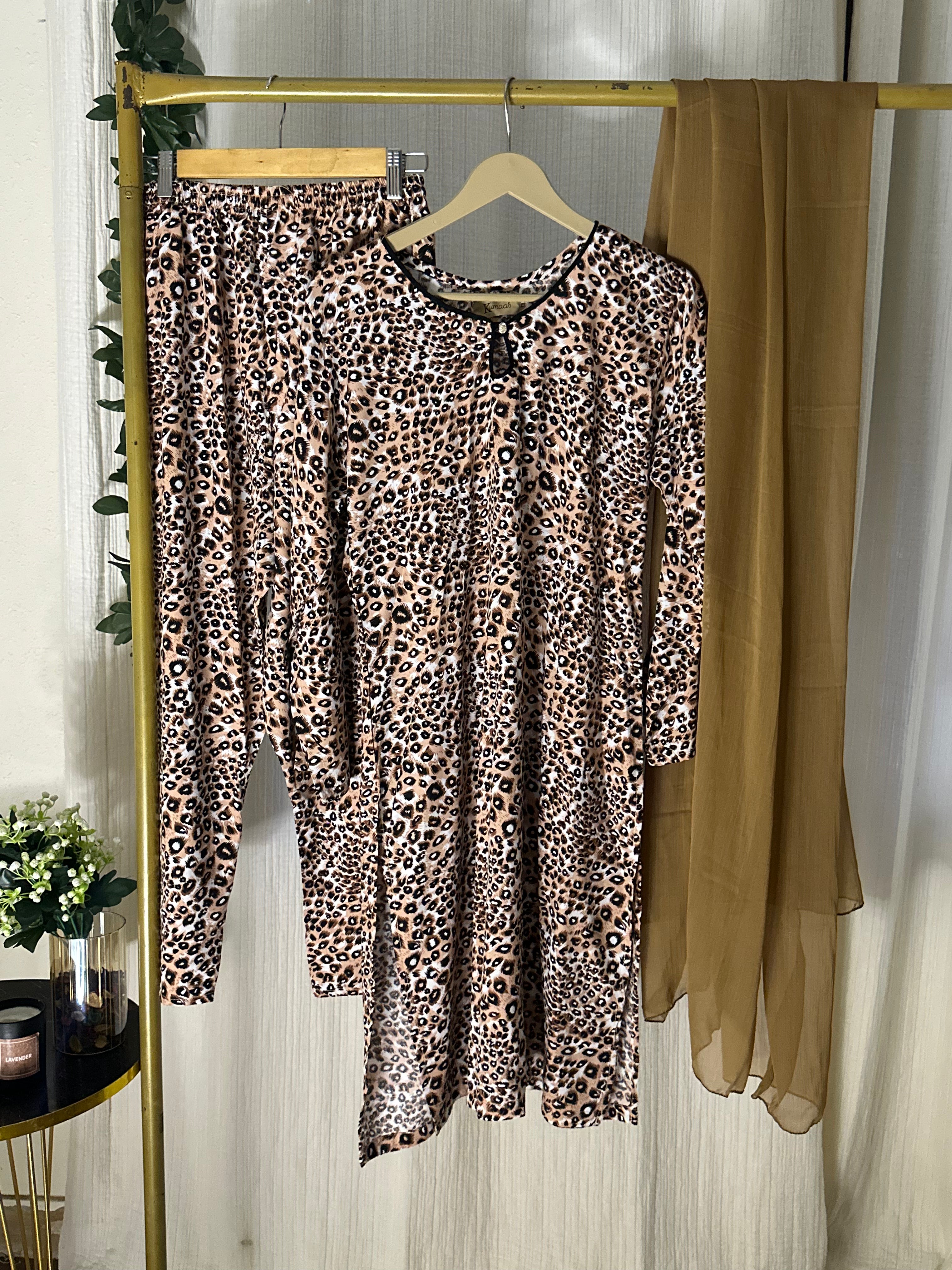 Leopard linen