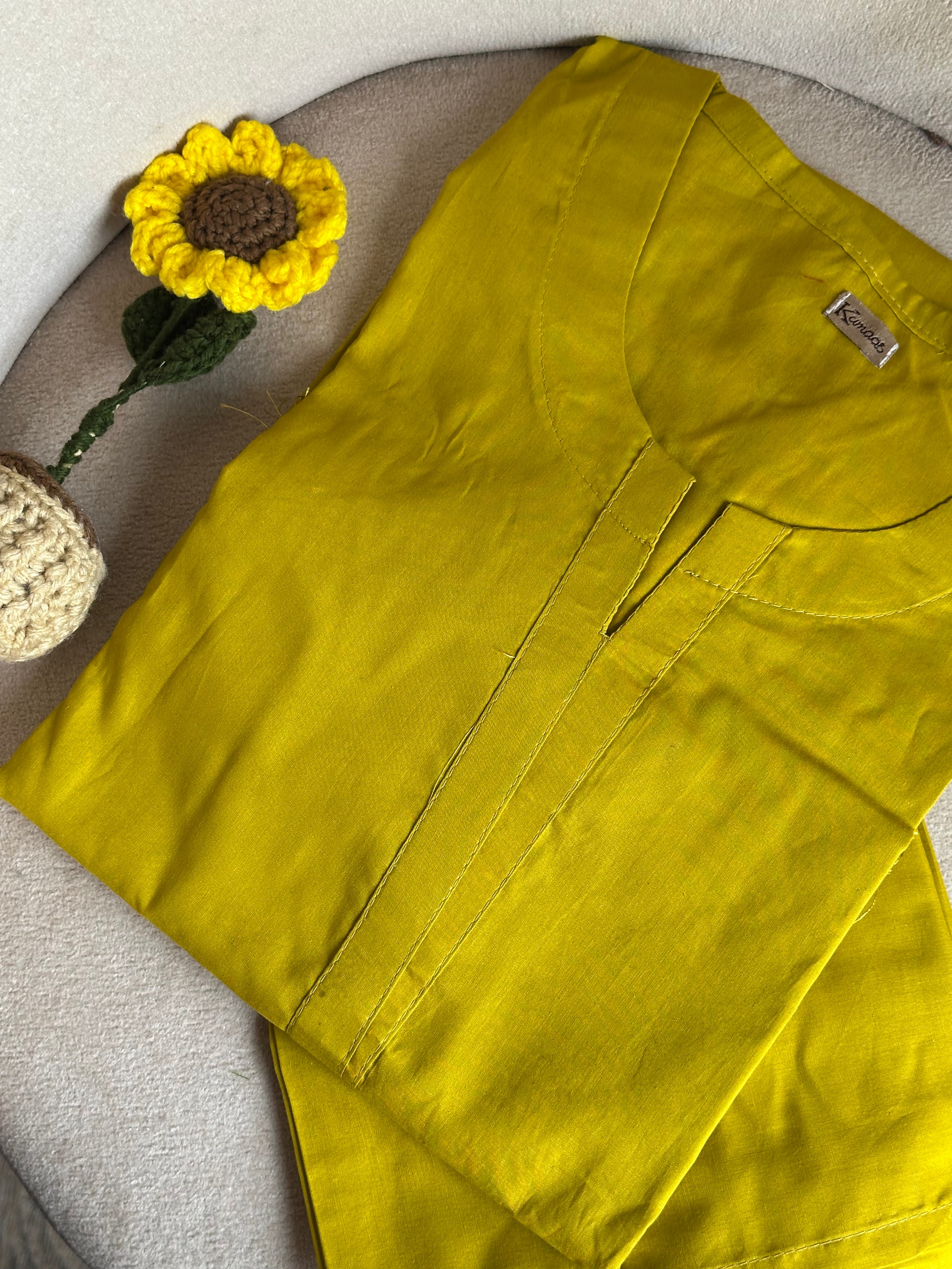 Yellow solid lawn