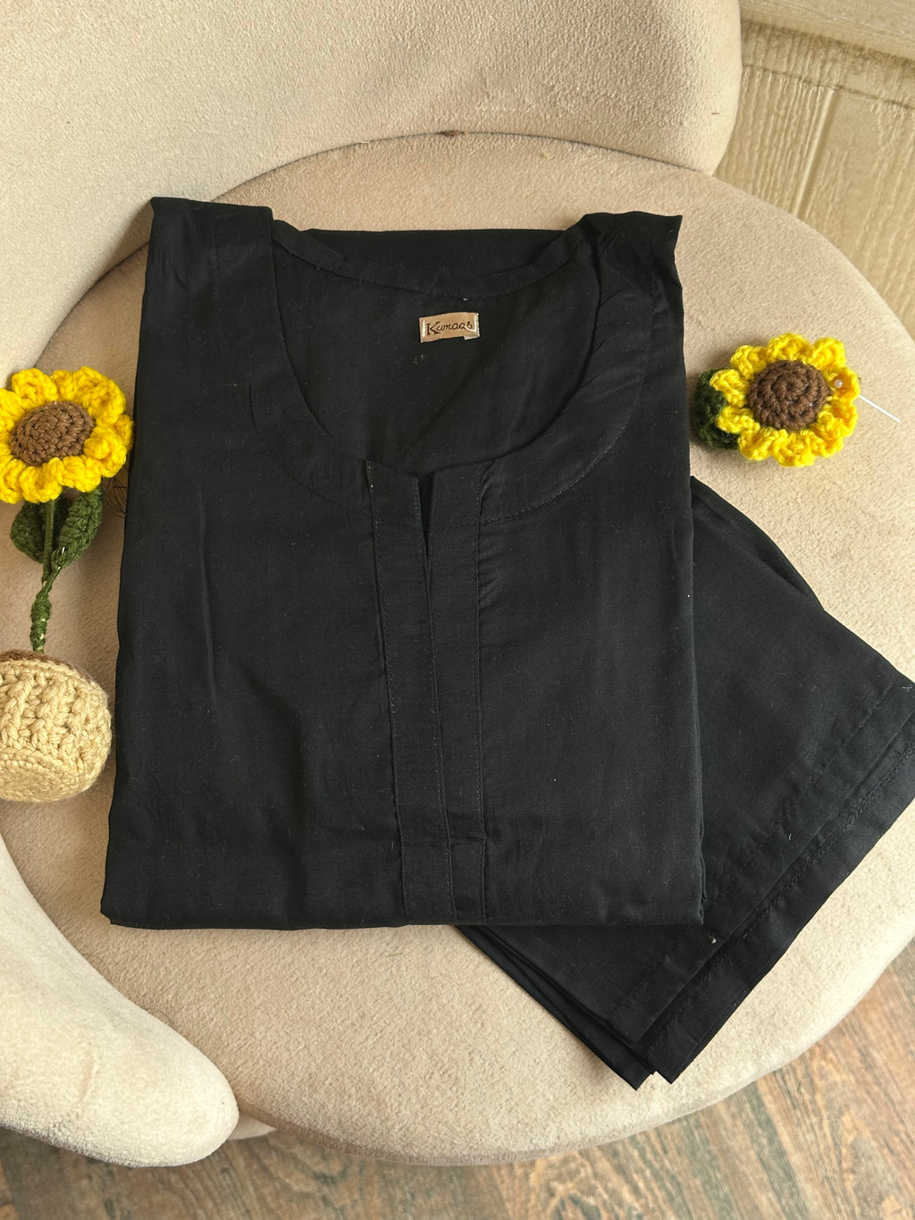 Black solid lawn