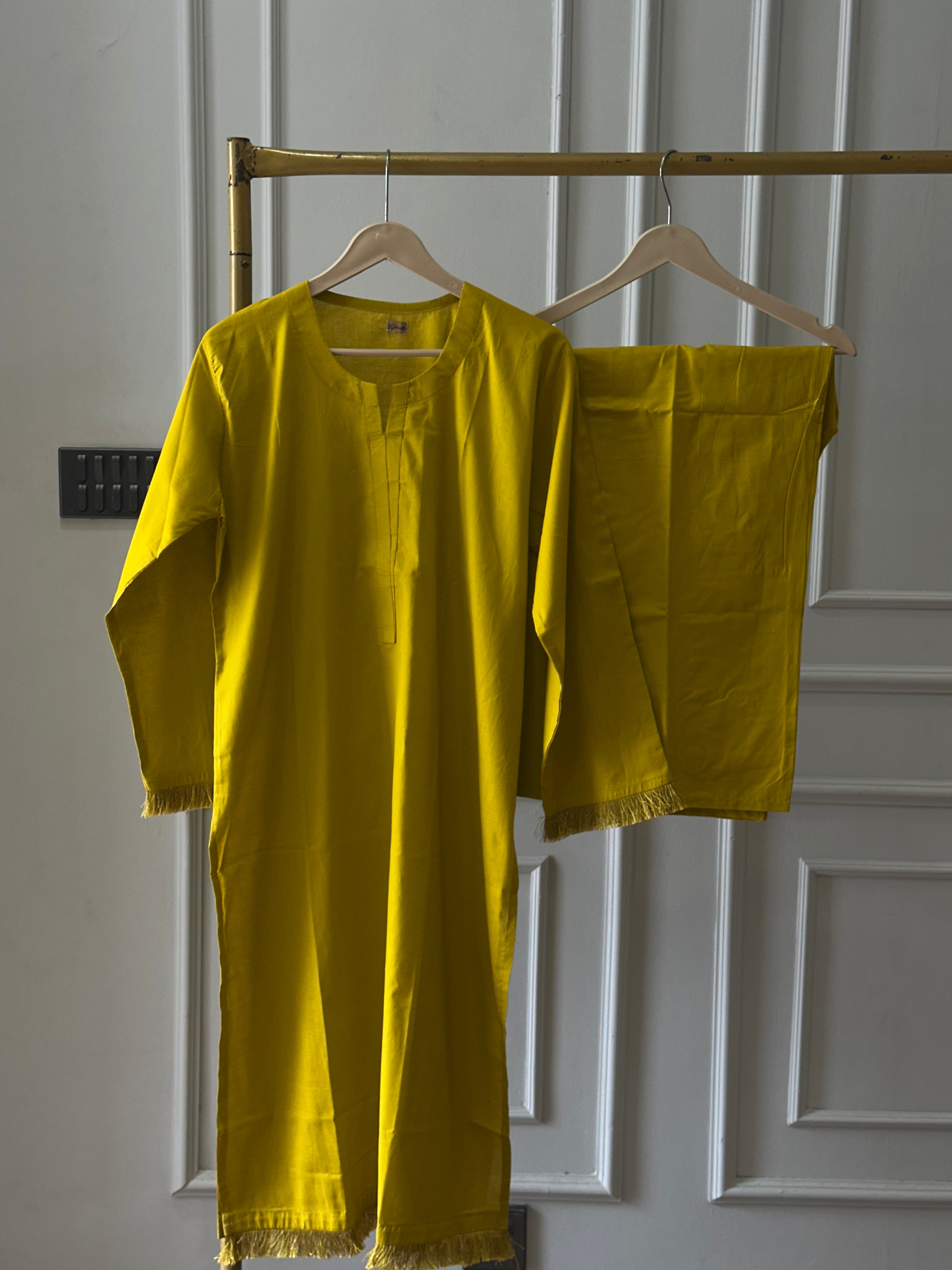 Yellow solid lawn