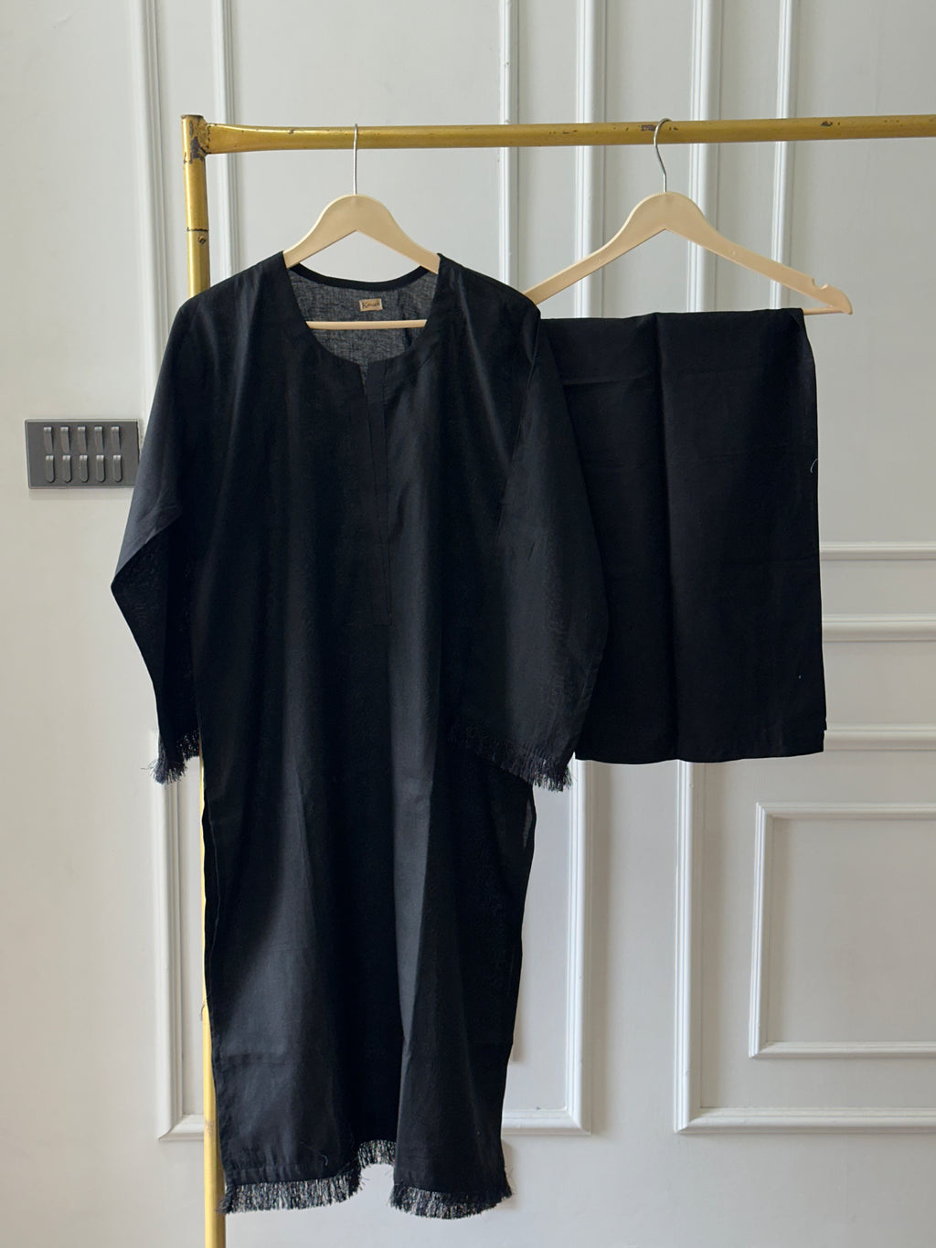 Black solid lawn