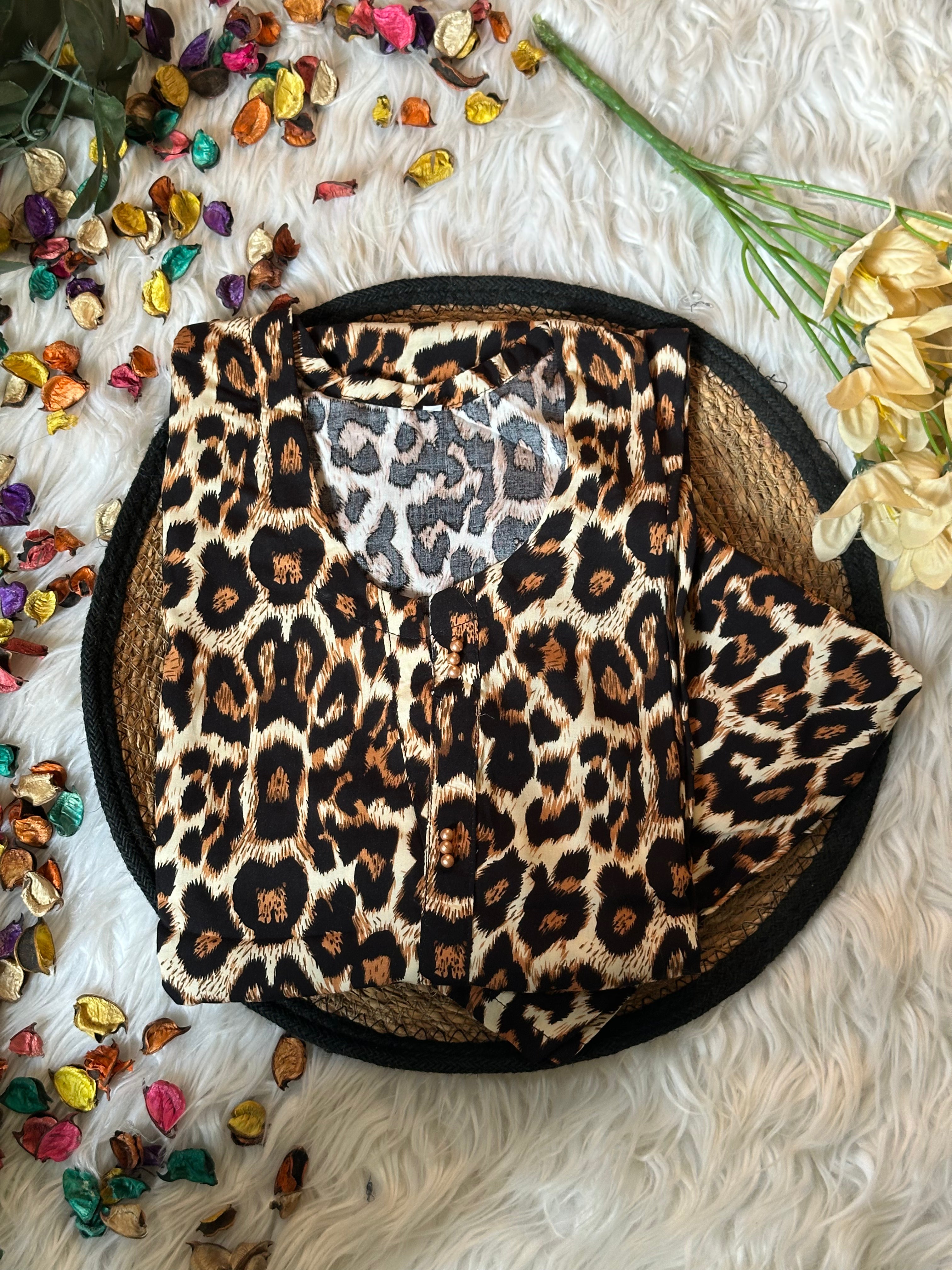 Black leo linen