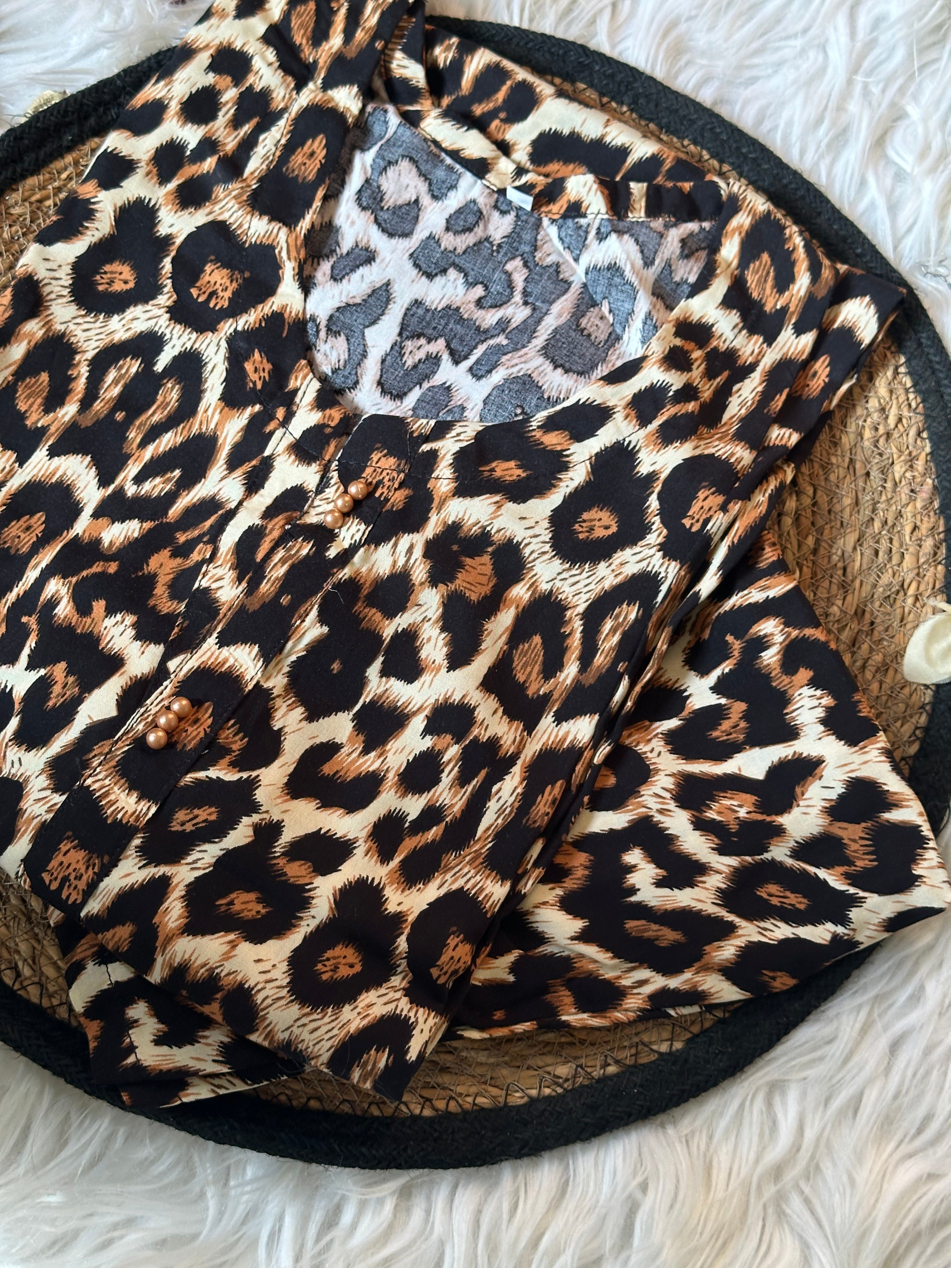 Black leo linen