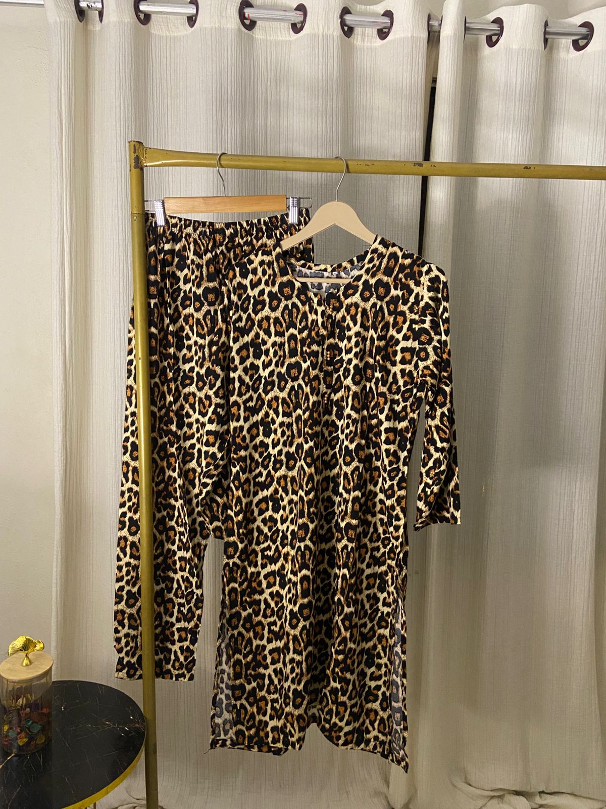Black leo linen