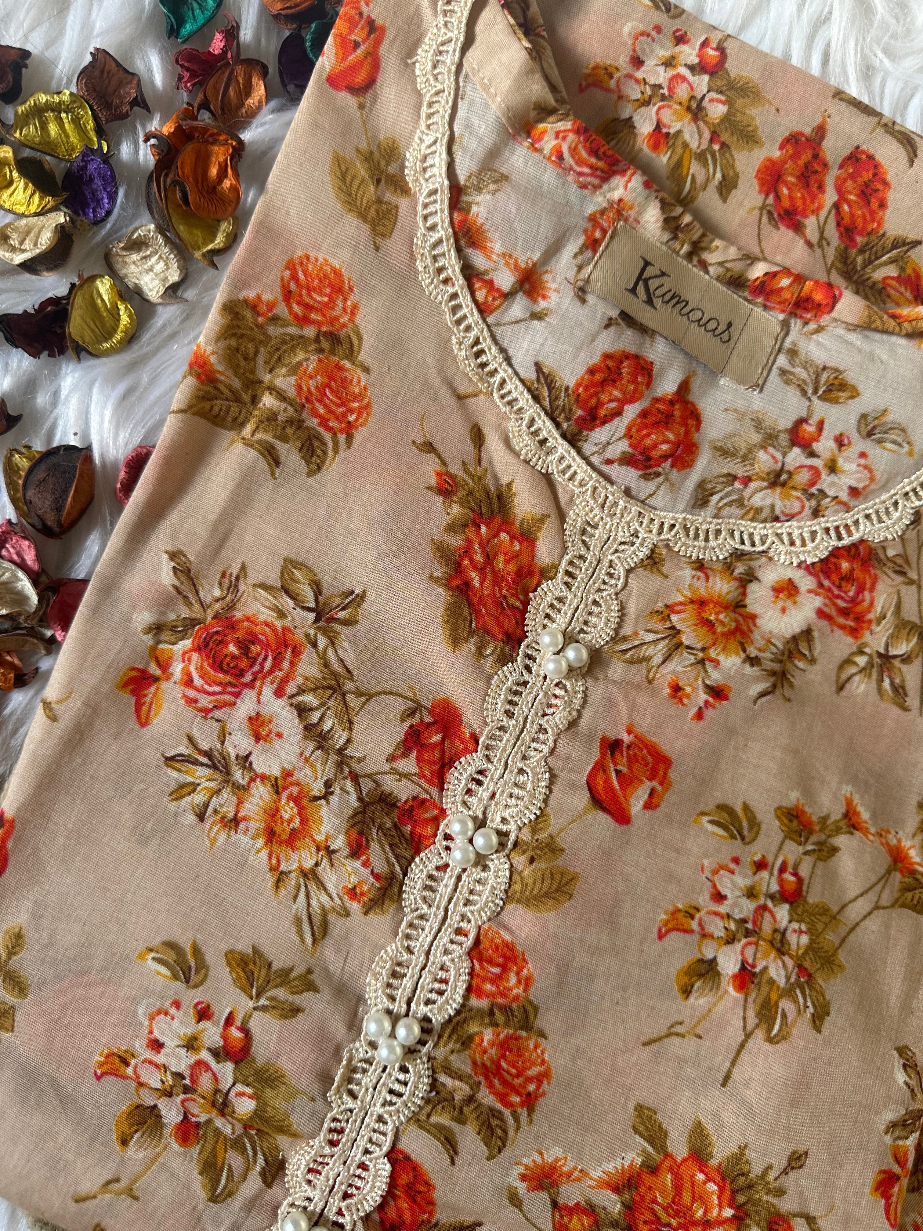 Floral sand lawn