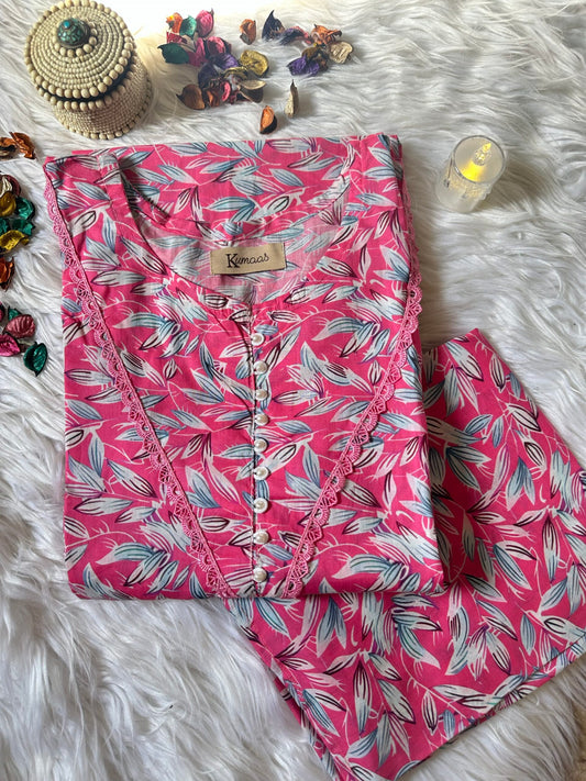 Mulberry lawn