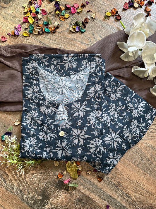 Monochrome bloom lawn