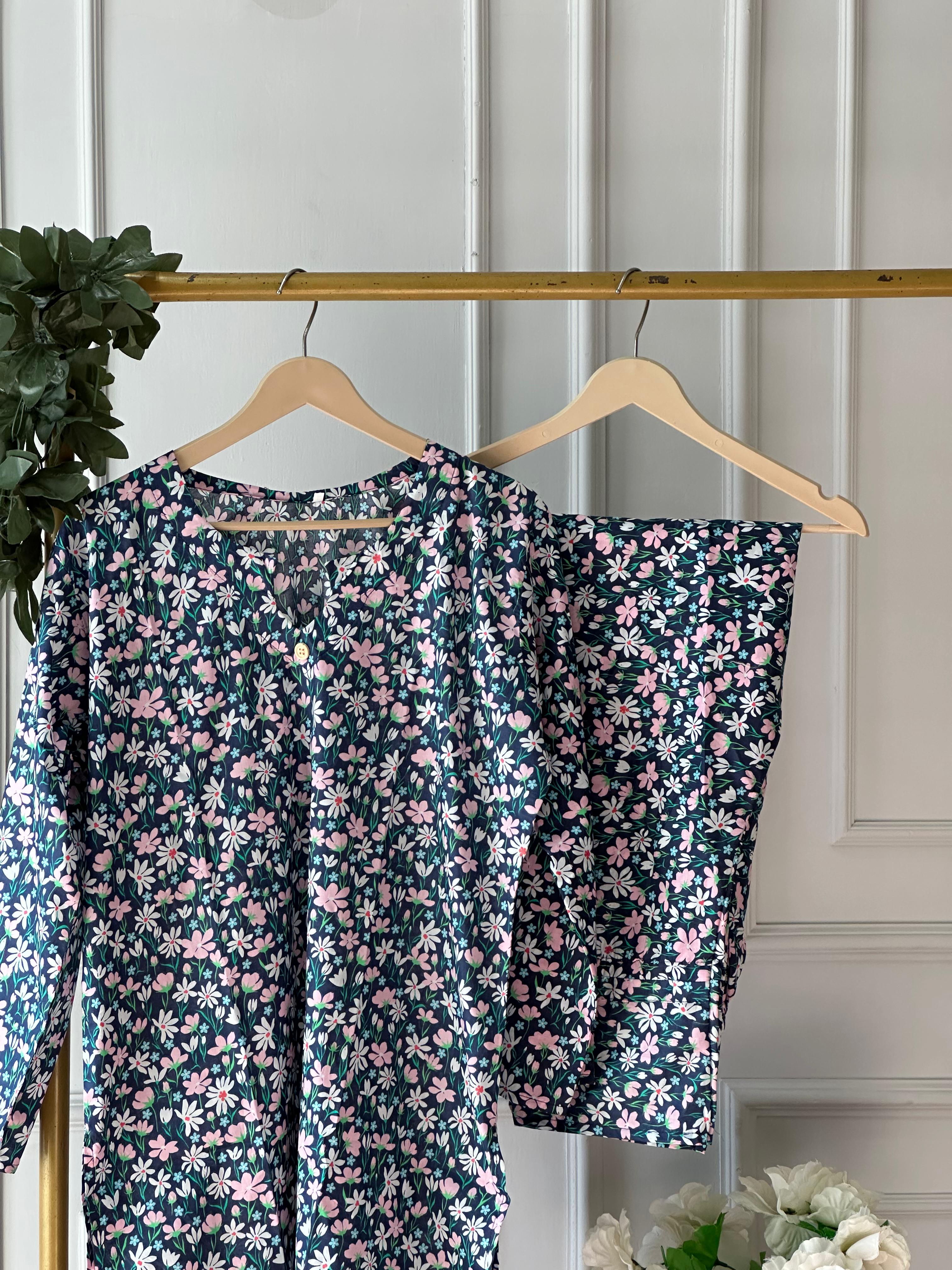 Midnight daisy  lawn