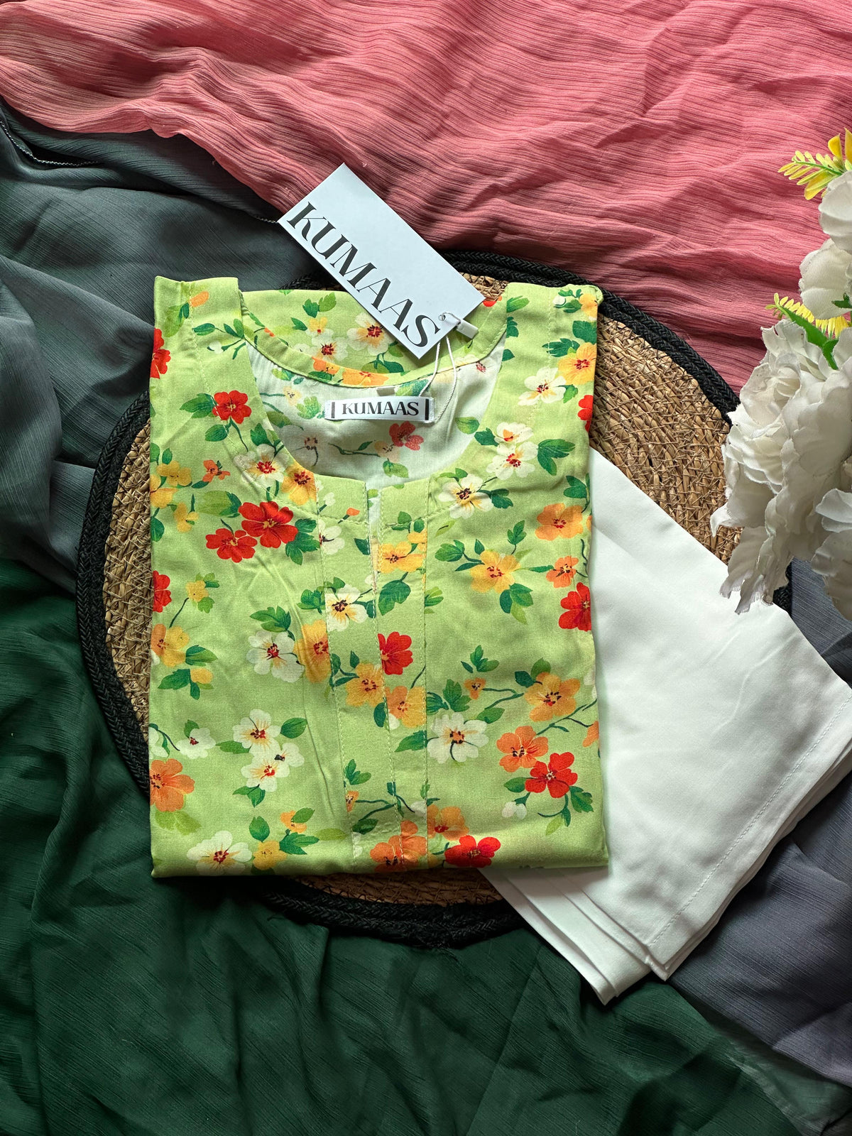 Pistachio petals linen