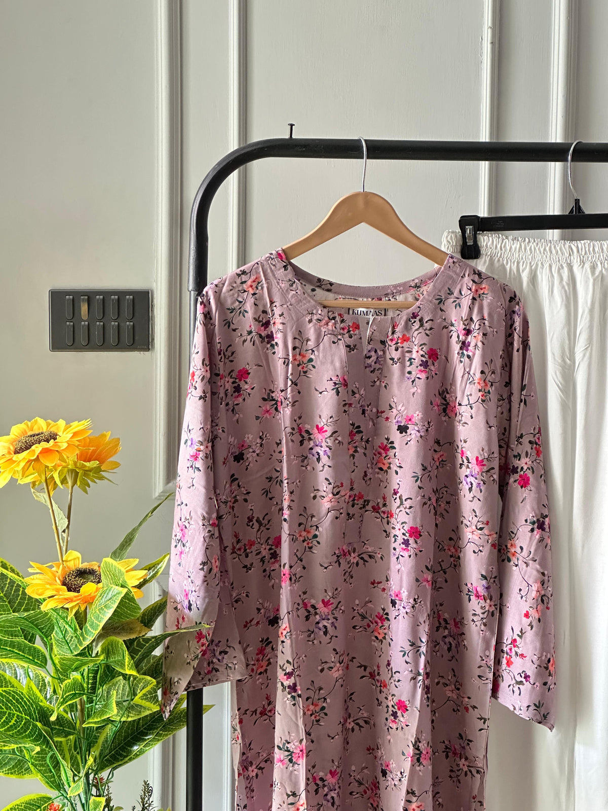 Dusty garden linen