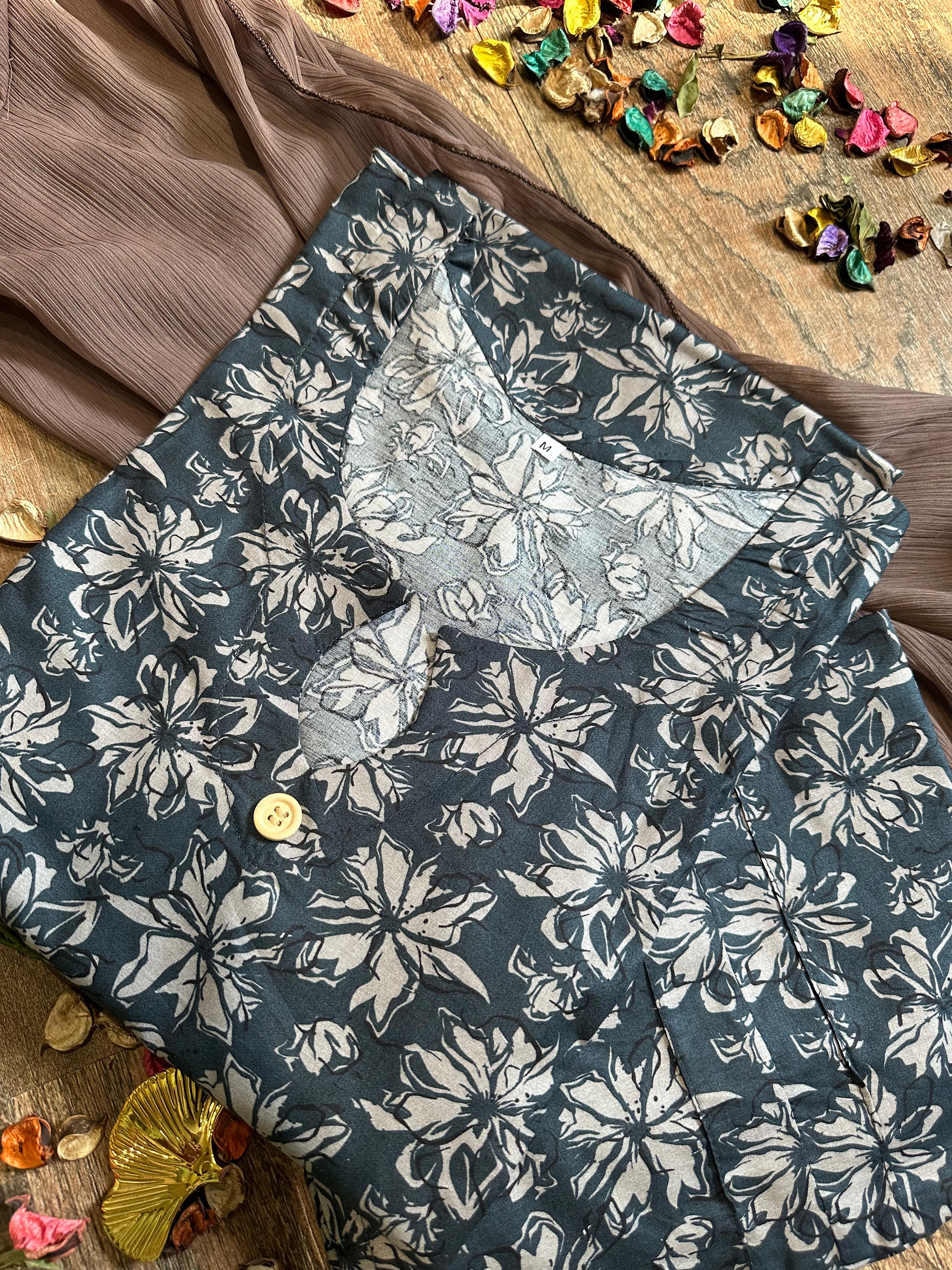 Monochrome bloom lawn