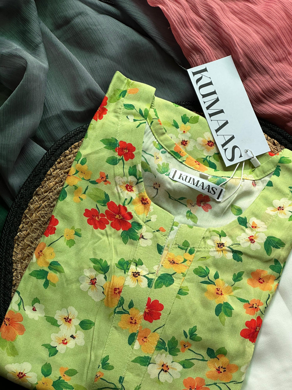 Pistachio petals linen